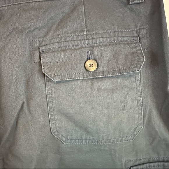 Amazon Essentials NWT size 38 shorts Navy. Inseam approximately 9 inches. Cargo! - Picture 6 of 6